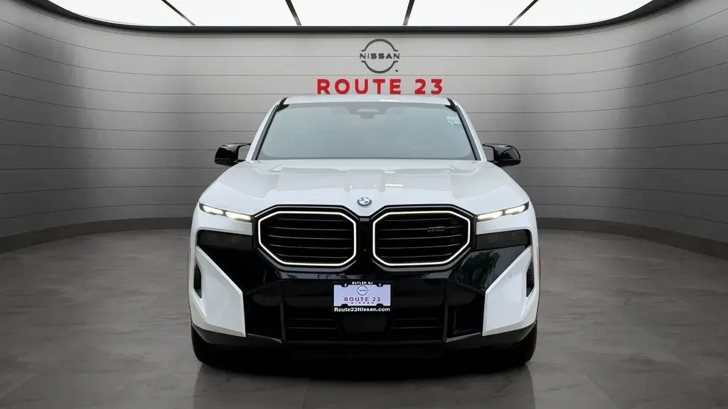 2023 BMW XM Base photo 3