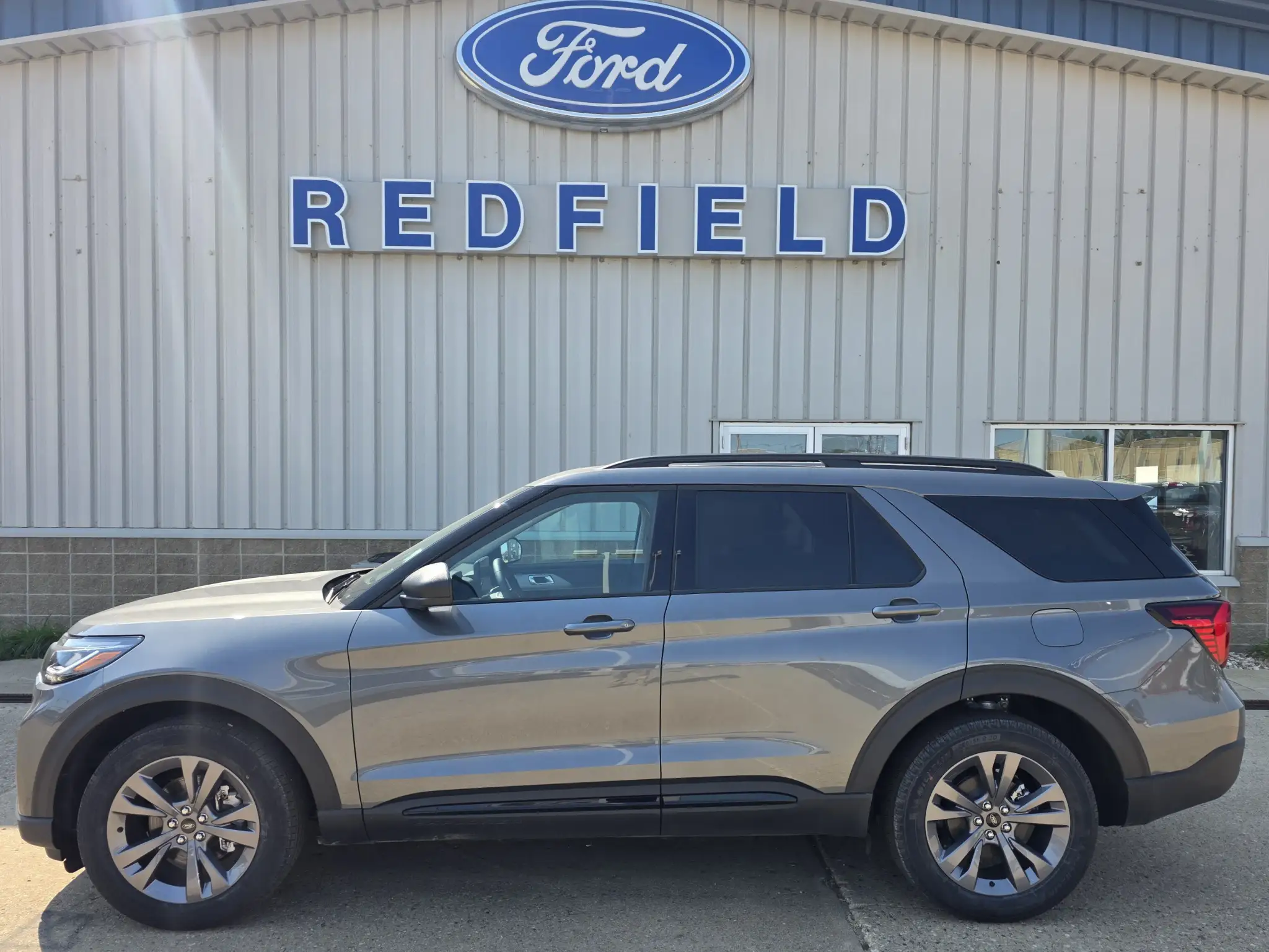 2026 Ford Explorer Active 4WD photo 1