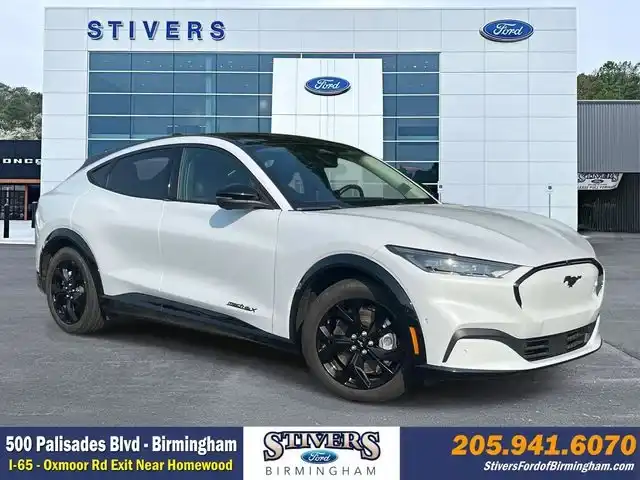 2023 Ford Mustang-Mach-e Premium's photo