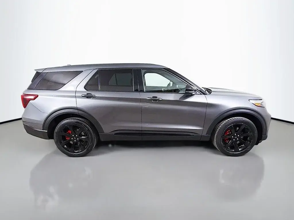 2021 Ford Explorer ST 4WD photo 5