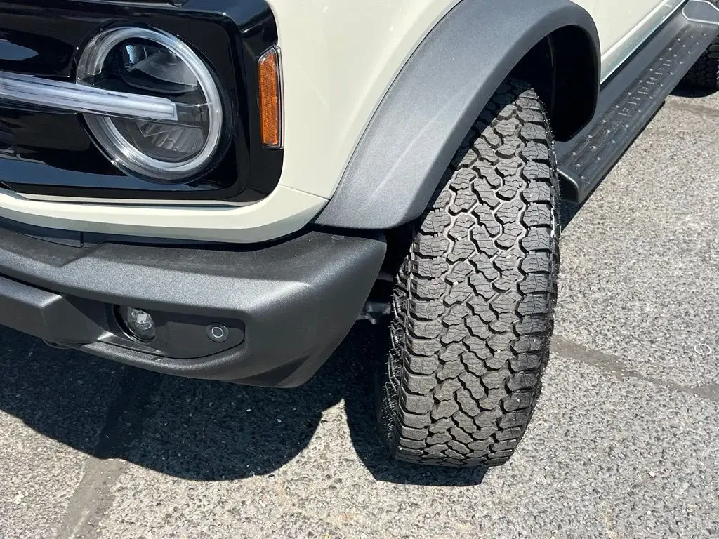 2026 Ford Bronco Outer Banks 4x4 photo 4