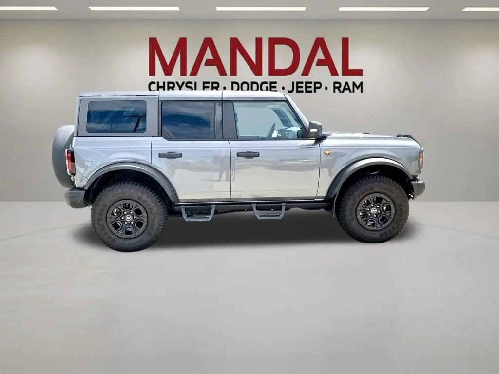 2023 Ford Bronco Badlands 4WD photo 5