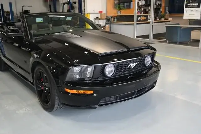 2008 Ford Mustang Premium GT photo 4