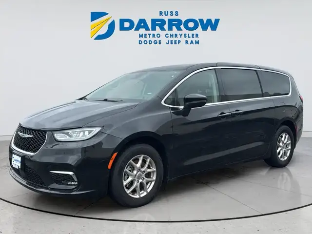 2023 Chrysler Pacifica Touring L photo 1