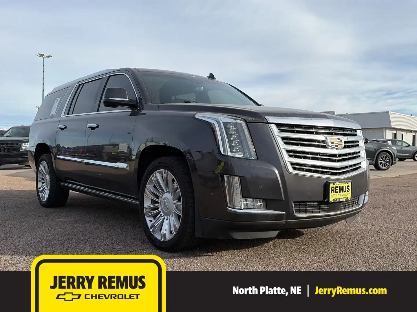 2017 Cadillac Escalade ESV AWD Platinum's photo