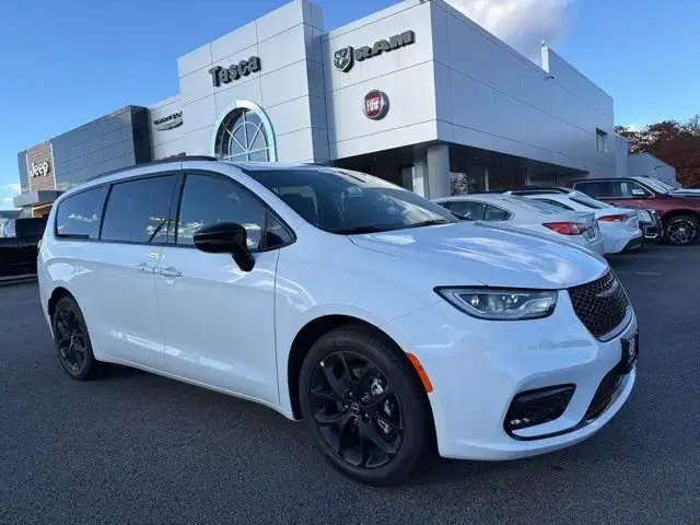 2026 Chrysler Pacifica Select photo 1