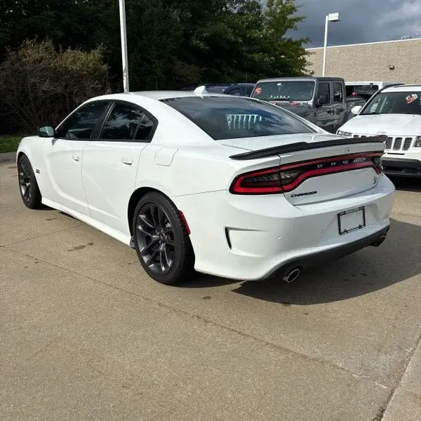 2023 Dodge Charger Scat Pack photo 5