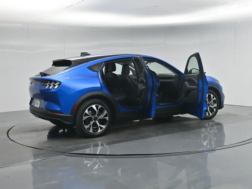 2025 Ford Mustang-Mach-e Select photo 5