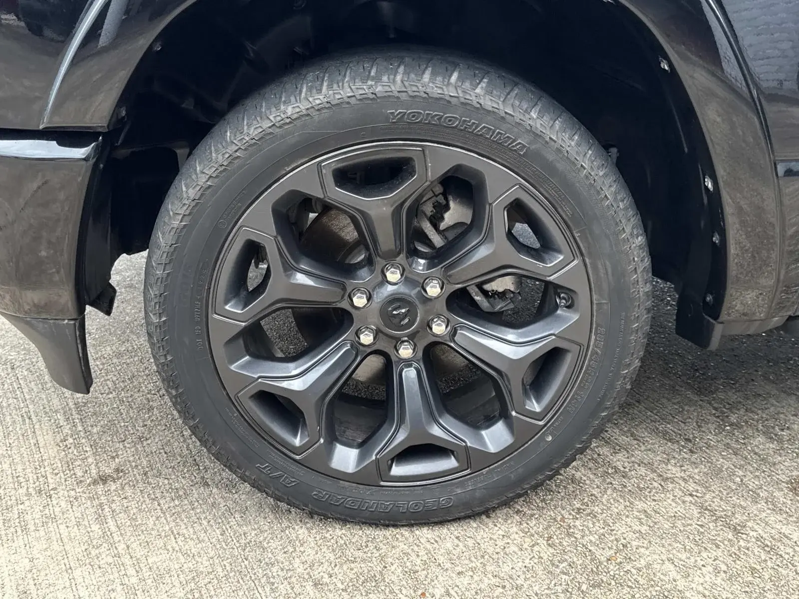 2023 RAM 1500 Limited 4x4 Crew Cab 5'7 photo 4
