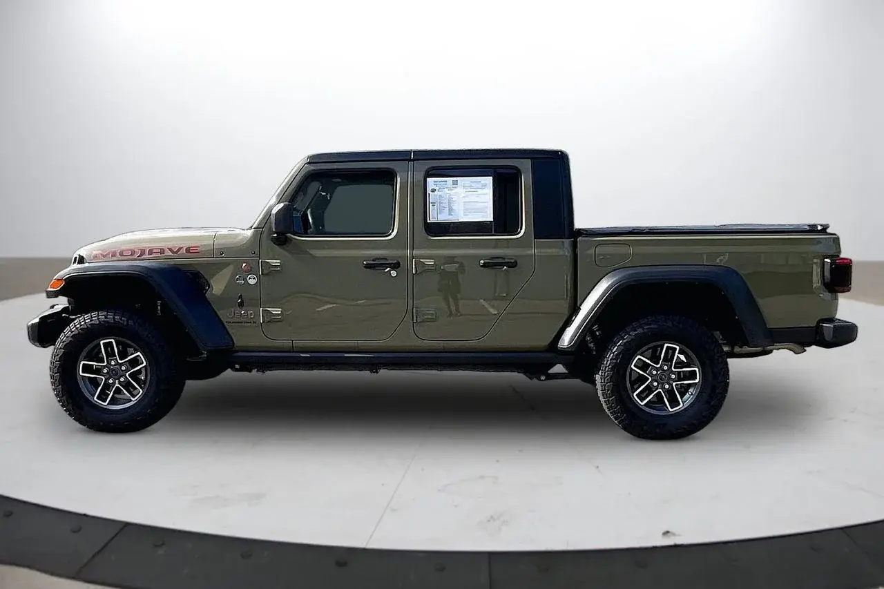 2025 Jeep Gladiator Mojave Auto photo 5