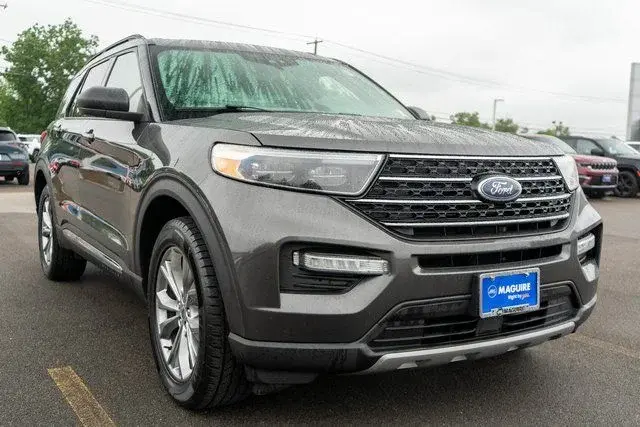 2020 Ford Explorer XLT 4WD photo 4