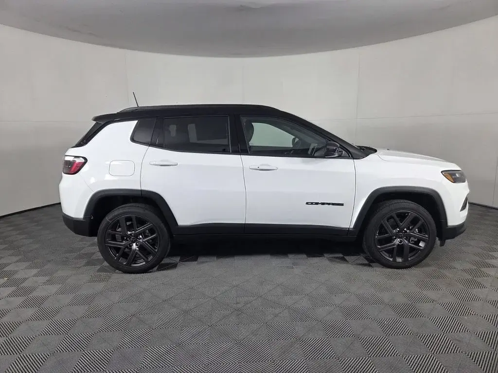 2026 Jeep Compass Limited Altitude 4X4 photo 5