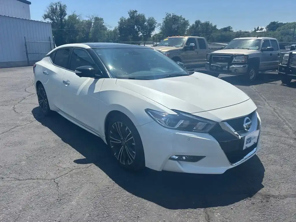 2016 Nissan Maxima Platinum's photo