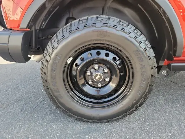 2023 Ford Bronco Black Diamond Advanced 4x4 photo 5