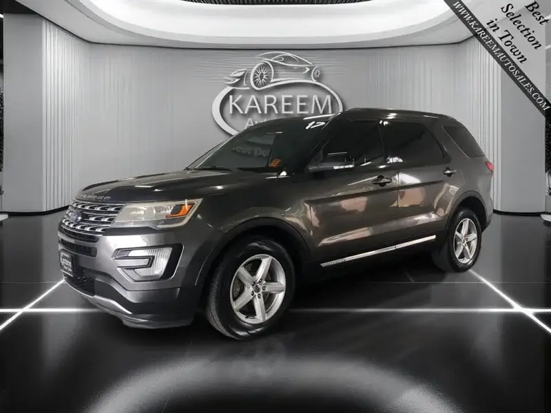 2017 Ford Explorer XLT 4WD photo 1