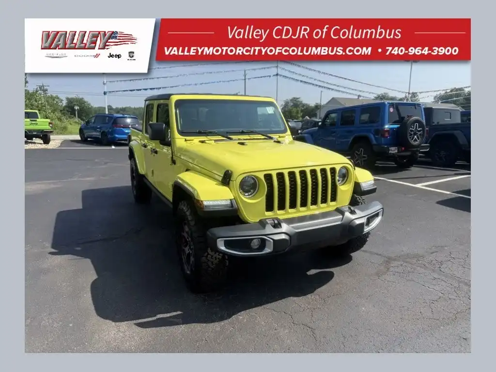 2023 Jeep Gladiator Sport S's photo