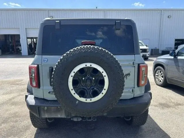 2023 Ford Bronco Badlands 4WD photo 4