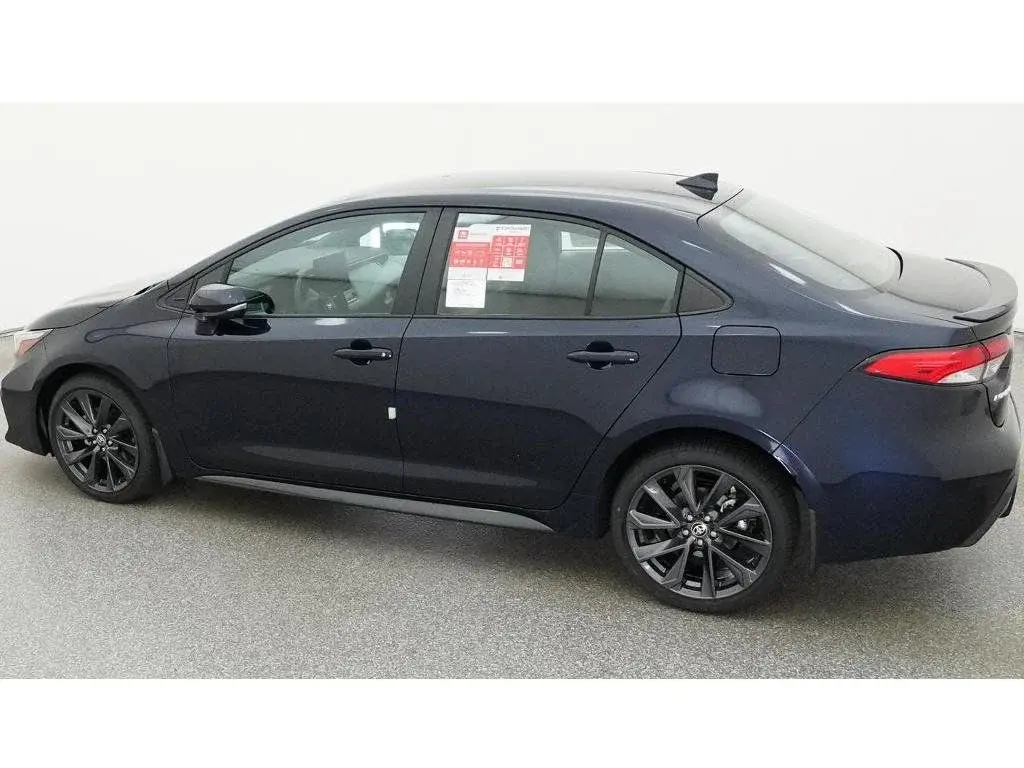 2026 Toyota Corolla SE CVT photo 5
