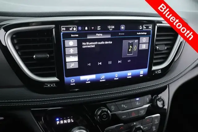 2027 Chrysler Pacifica Select photo 5