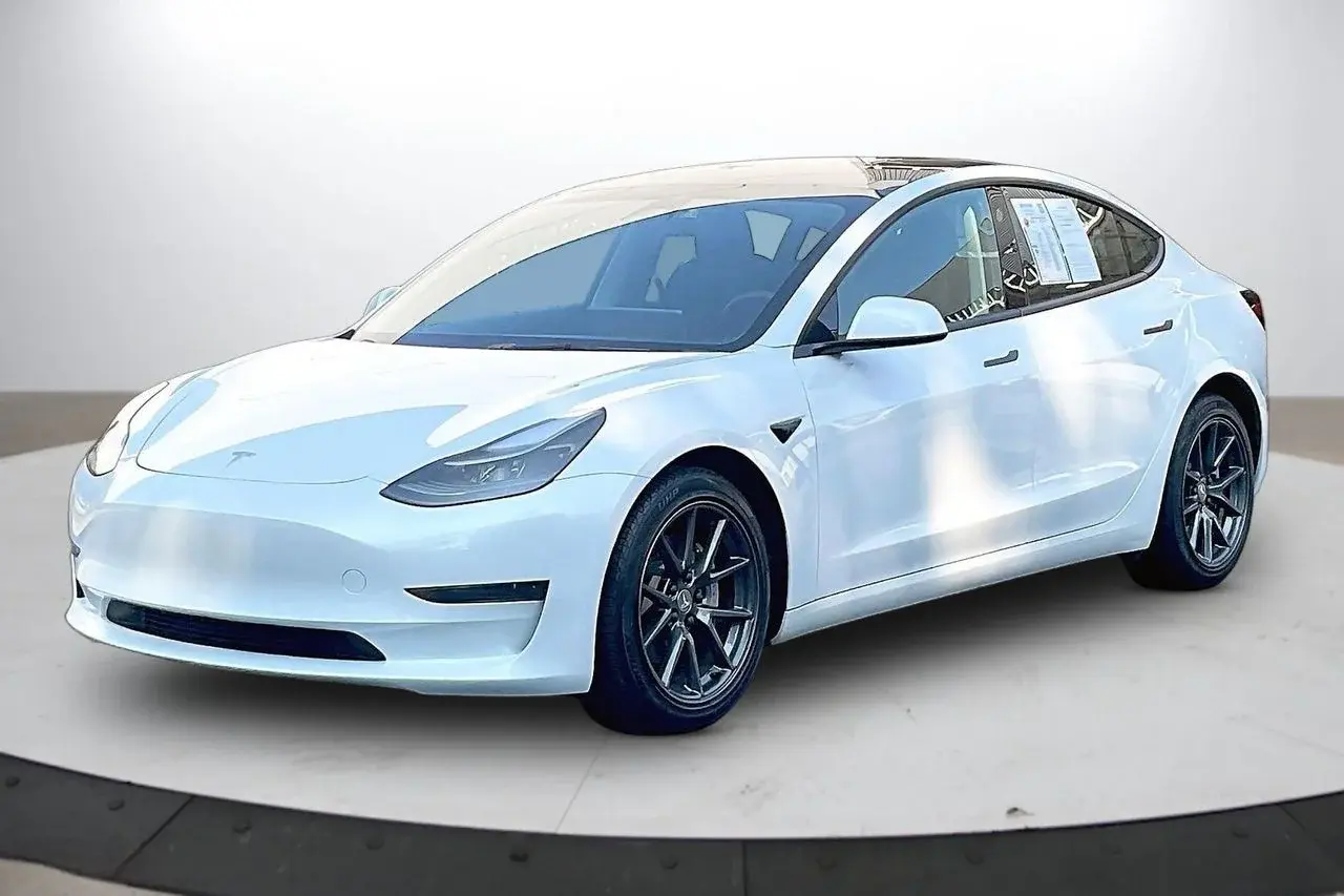 2023 Tesla Model 3 Base photo 4