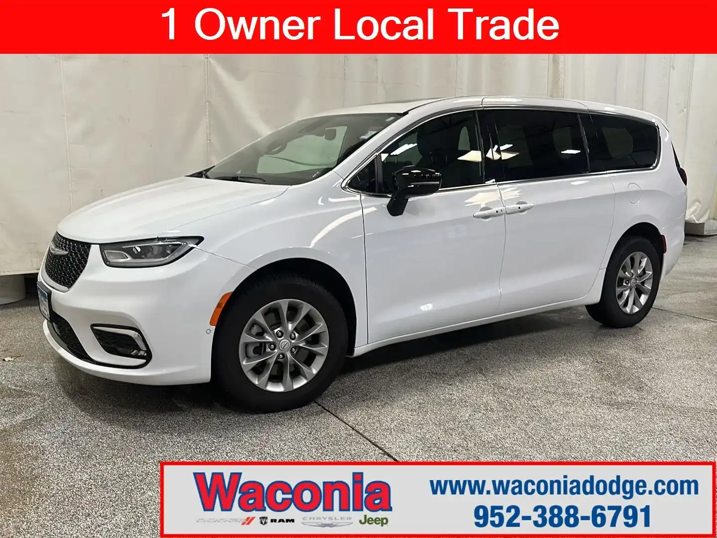2026 Chrysler Pacifica Select AWD's photo