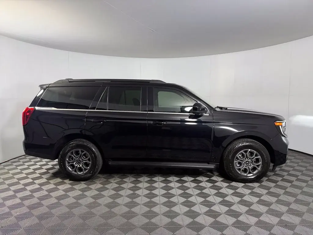 2025 Ford Expedition Active 4WD photo 4