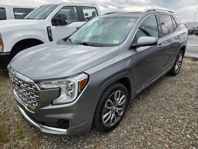 2023 GMC Terrain Denali AWD's photo