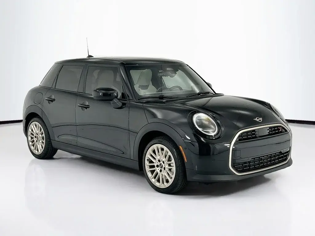 2026 MINI Hardtop Cooper S Signature photo 3