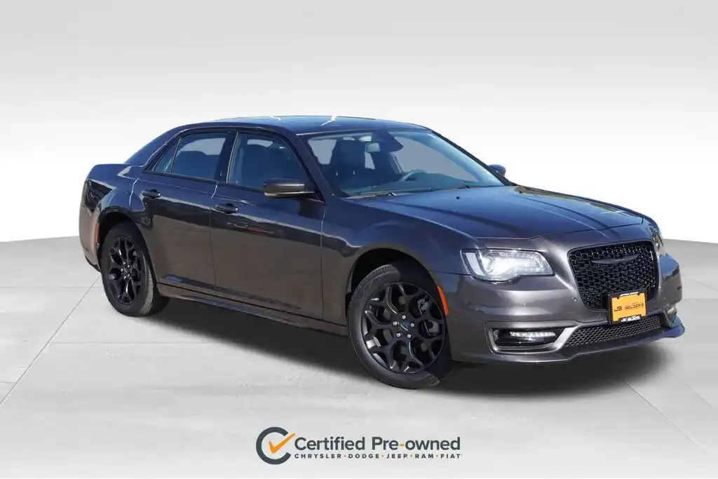 2023 Chrysler 300 Touring L AWD's photo