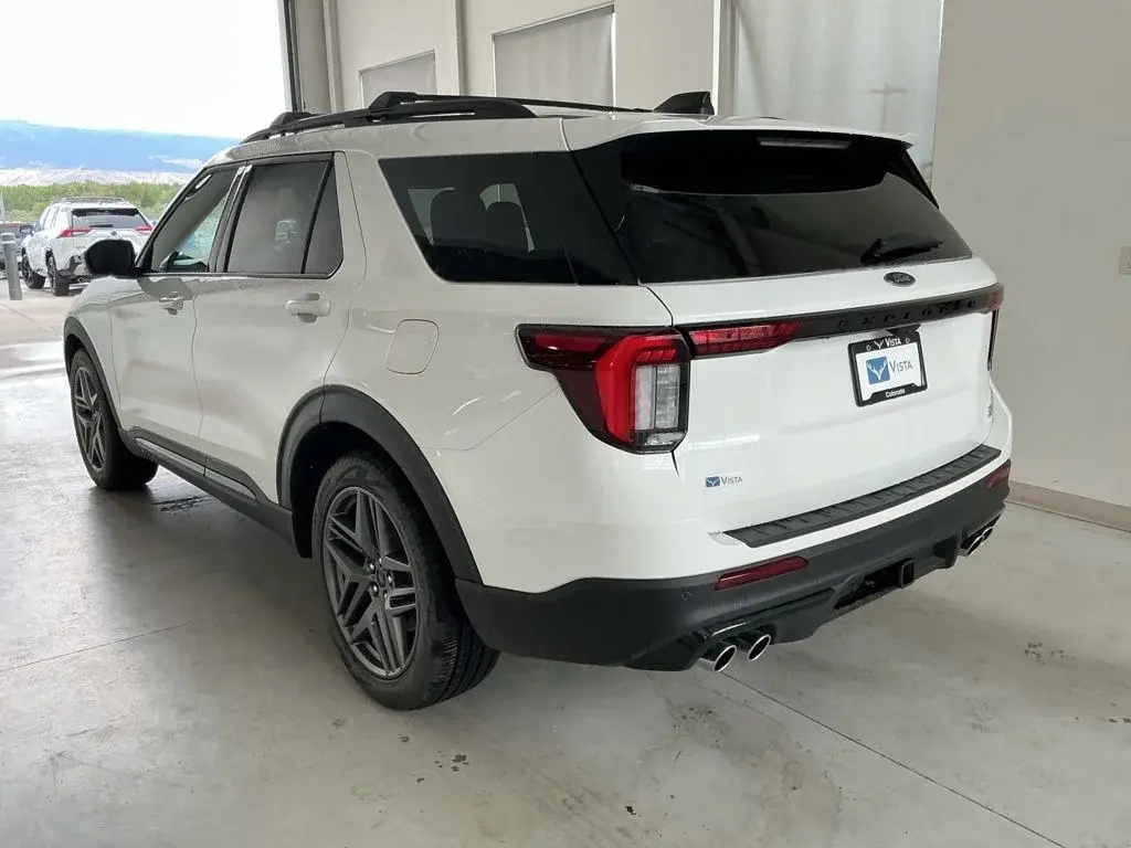 2026 Ford Explorer ST 4WD photo 4