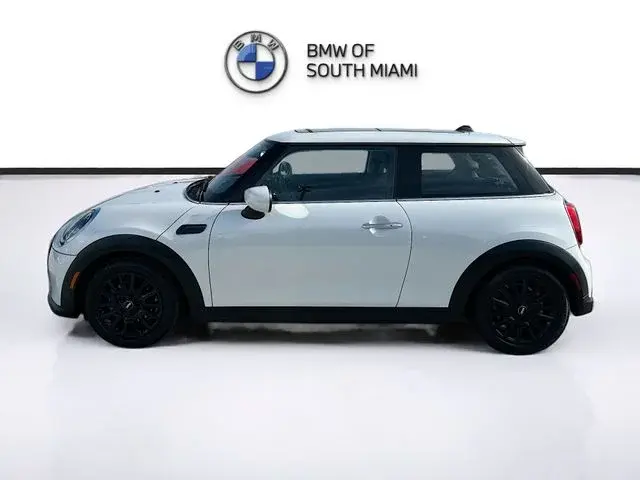 2024 MINI Hardtop Cooper photo 4