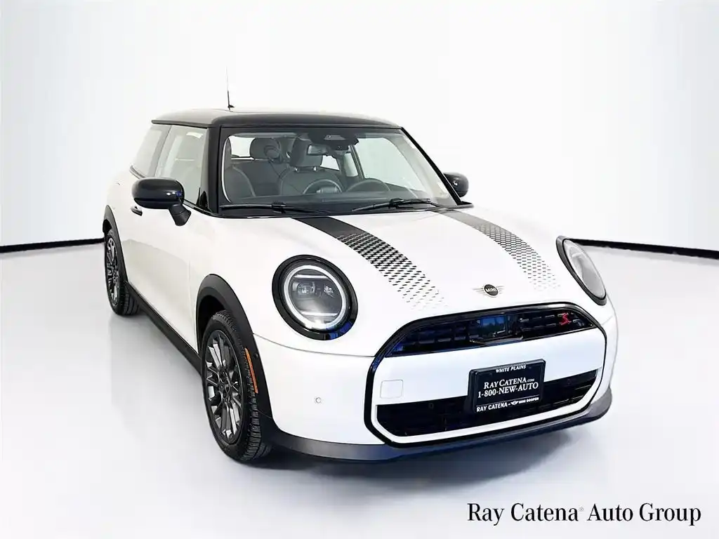 2026 MINI Hardtop Cooper S Signature's photo