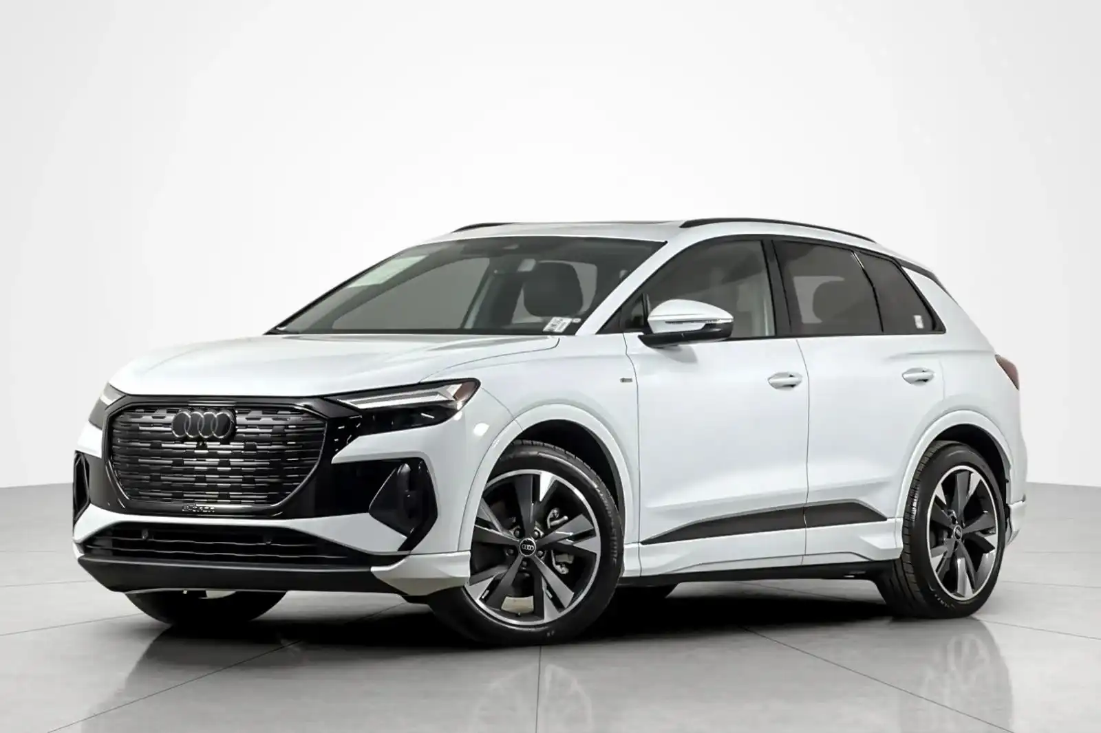 2025 Audi Q4 e-tron 55 Premium quattro's photo