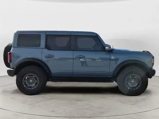 2025 Ford Bronco Outer Banks 4x4 photo 4