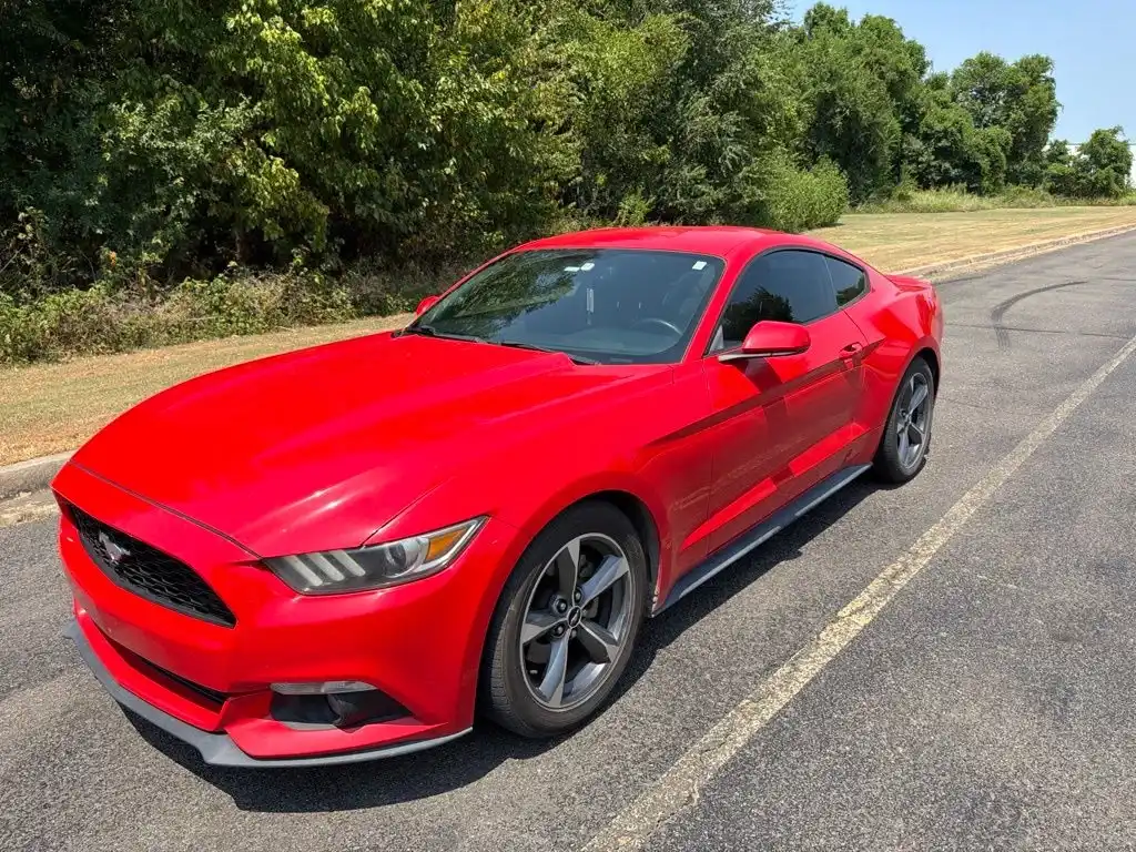 2016 Ford Mustang V6 Coupe's photo