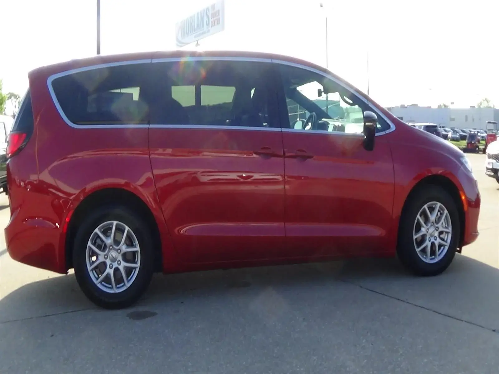 2025 Chrysler Pacifica Select photo 5