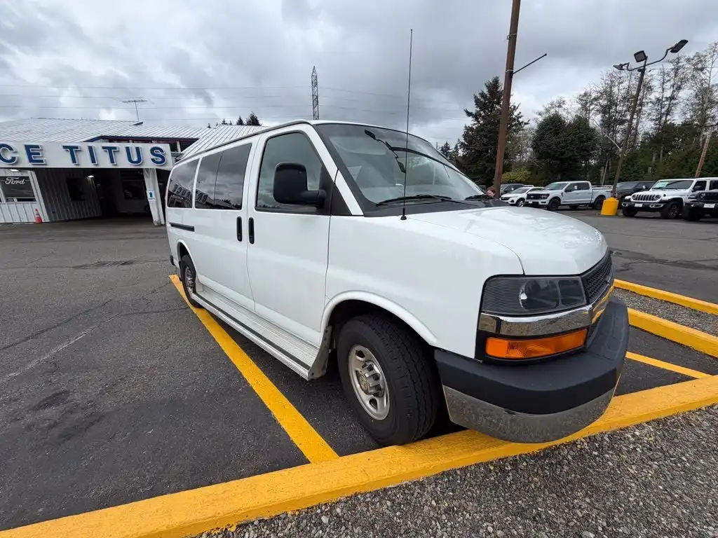 2015 Chevrolet Express LS 2500's photo