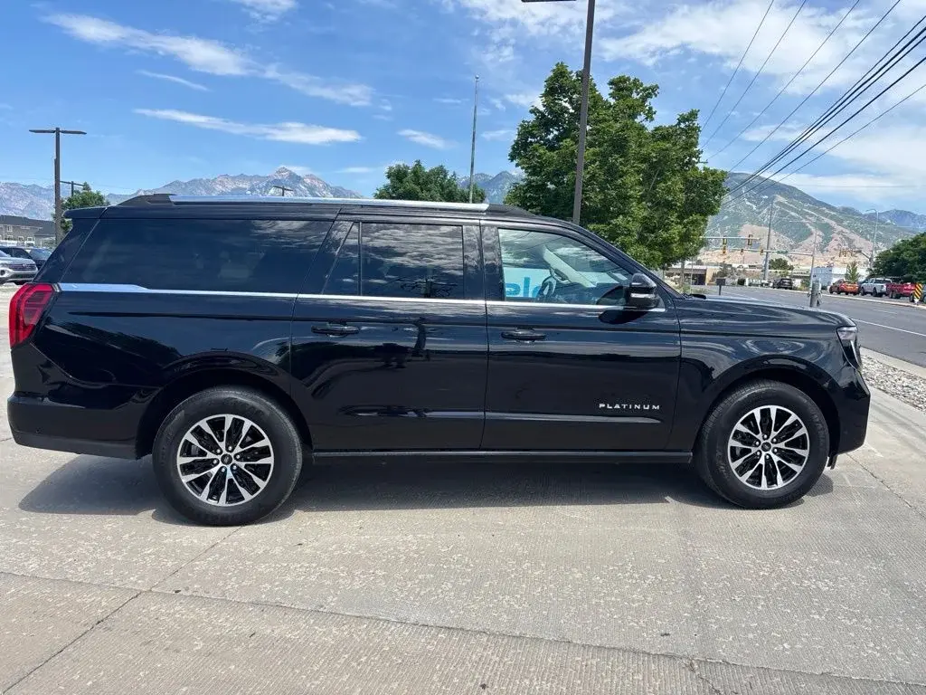 2025 Ford Expedition Platinum MAX 4x4 photo 4