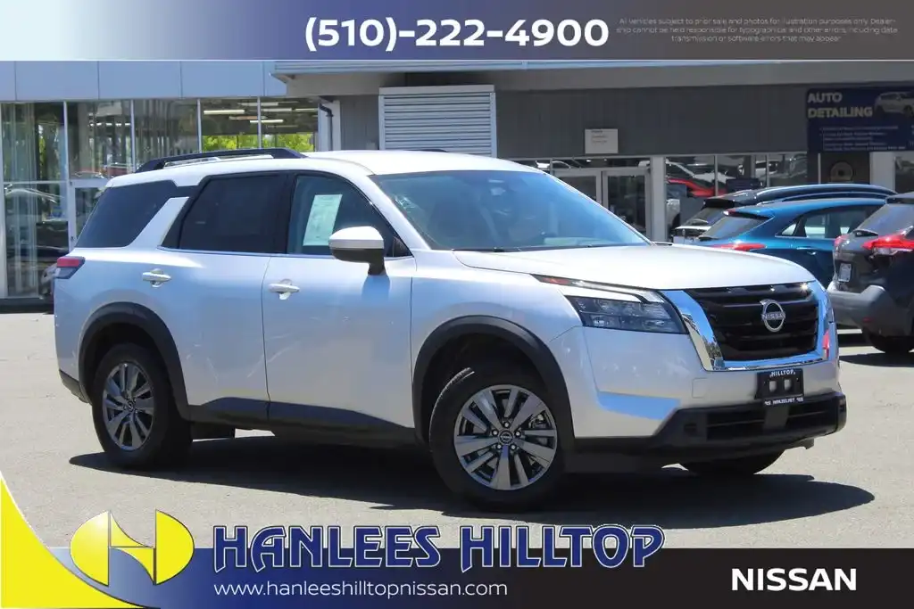 2025 Nissan Pathfinder SV 2WD's photo