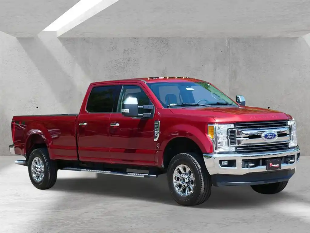 2017 Ford F-250 XLT 4x4 Crew Cab 8' Box's photo