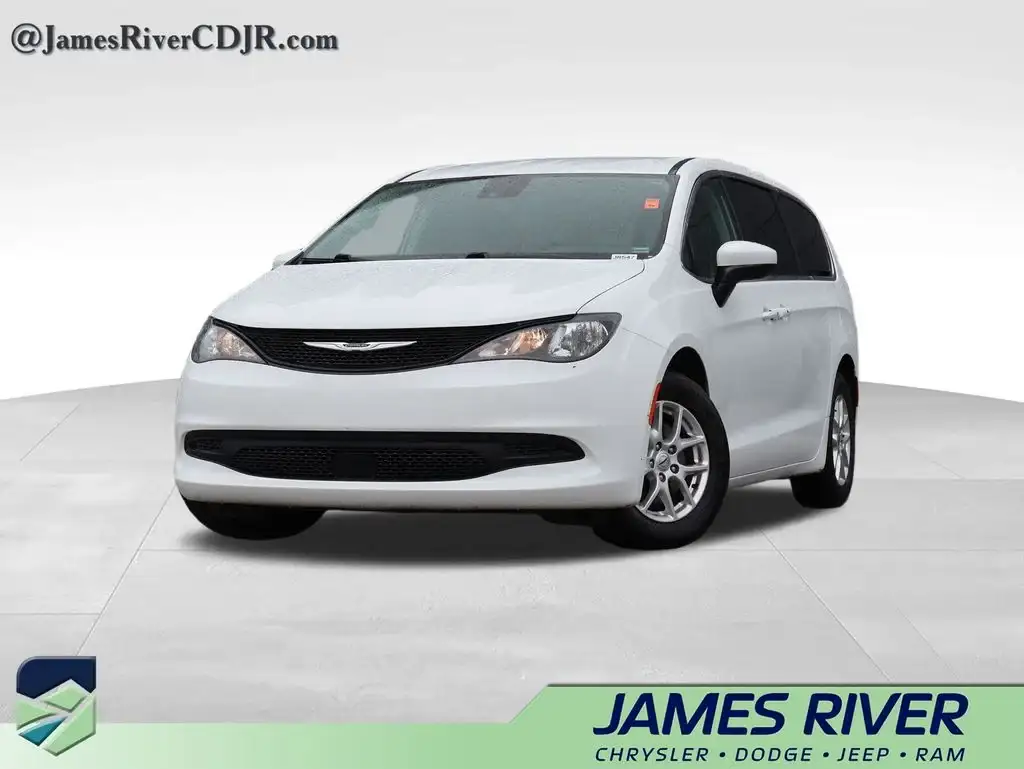 2023 Chrysler Voyager LX's photo