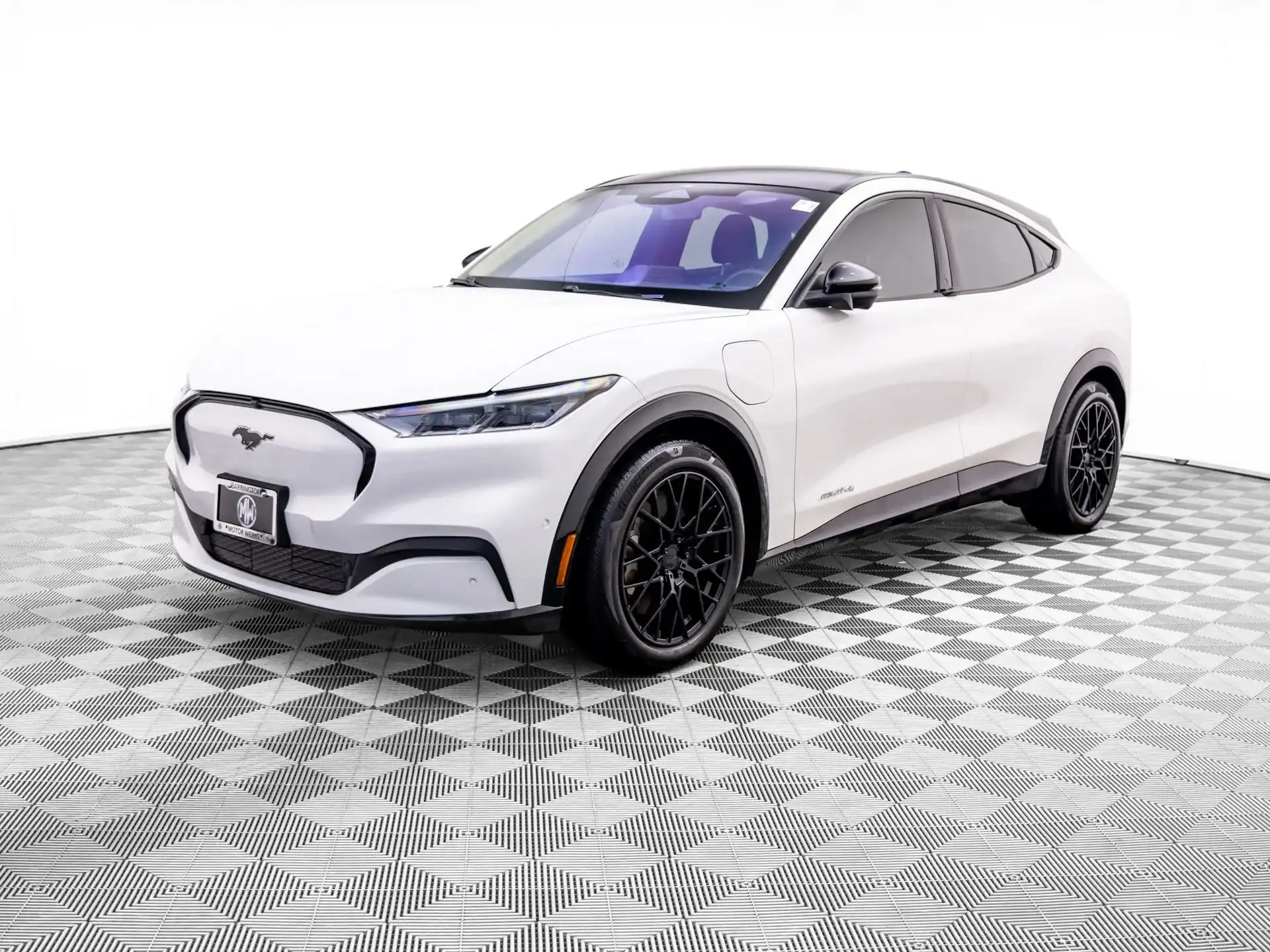 2021 Ford Mustang-Mach-e Premium's photo