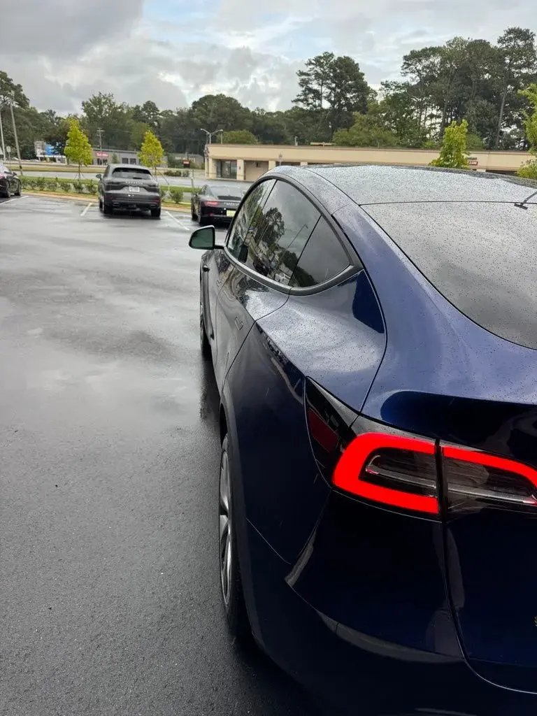 2023 Tesla Model Y Long Range Dual Motor AWD photo 5