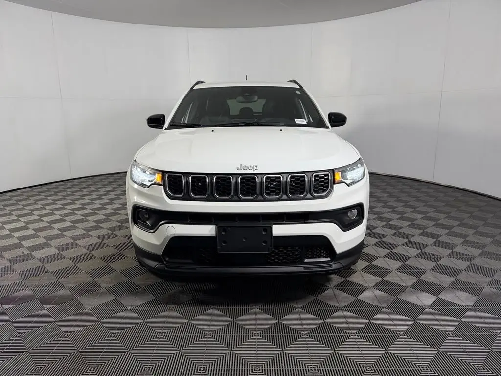 2025 Jeep Compass Latitude 4X4 photo 4