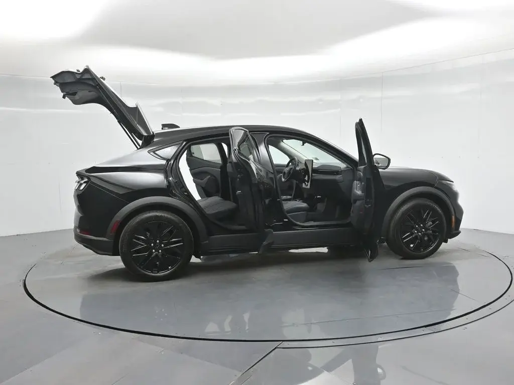 2025 Ford Mustang-Mach-e Select photo 5