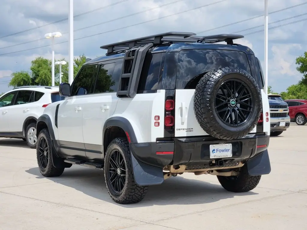 2020 Land Rover Defender HSE photo 5