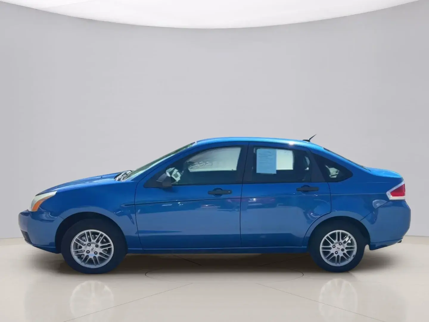 2010 Ford Focus SE photo 3