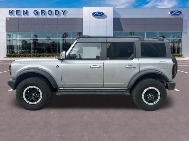 2023 Ford Bronco Outer Banks 4WD photo 5