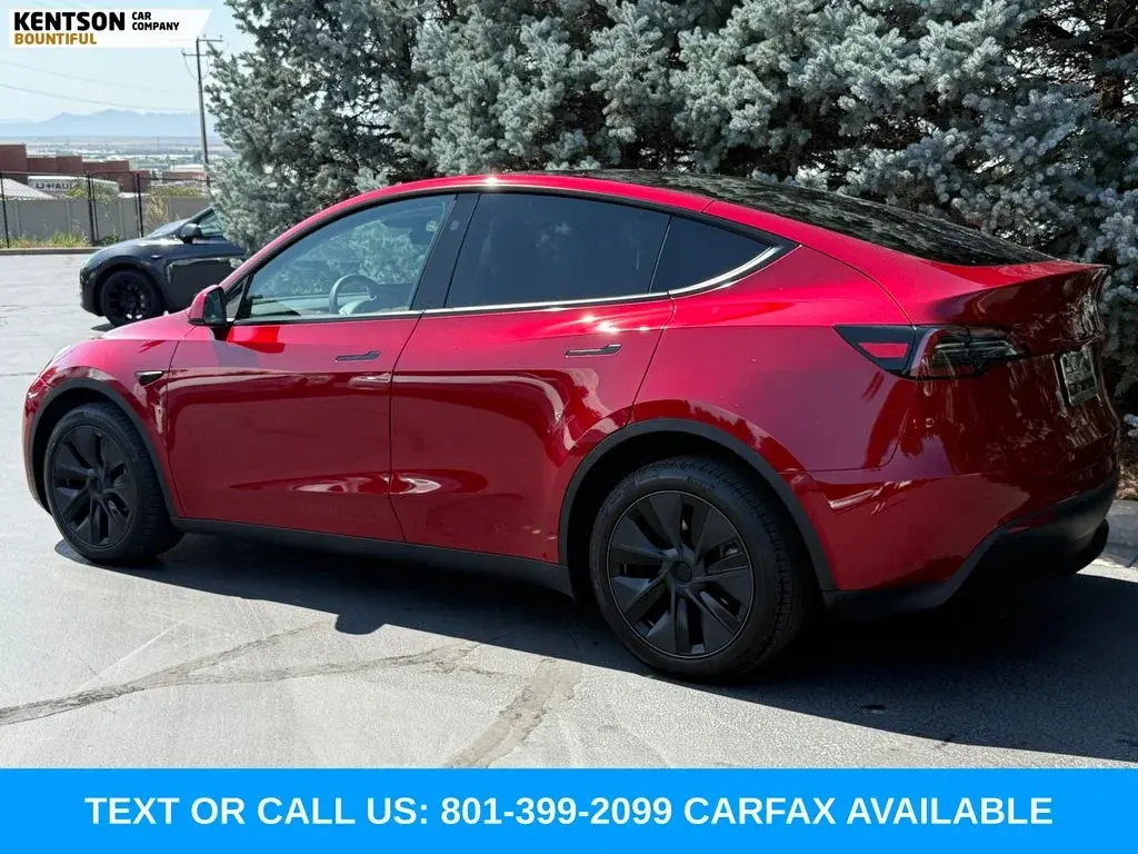 2025 Tesla Model Y Long Range Dual Motor All-Wheel Drive photo 5