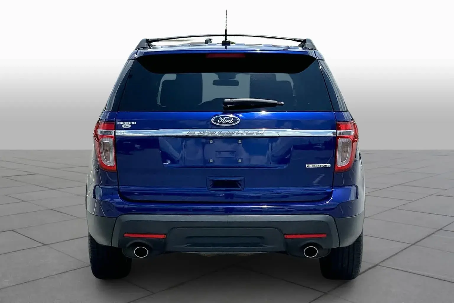 2015 Ford Explorer Base photo 4